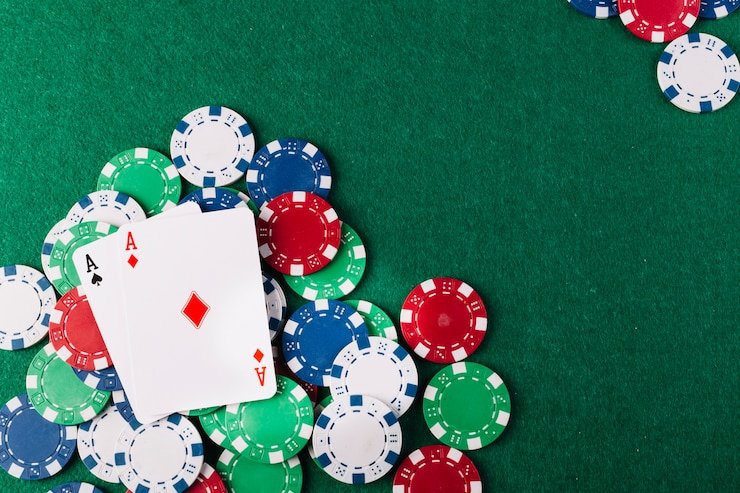 Antarmuka permainan slot di megabandar menampilkan gulungan dengan simbol-simbol warna-warni